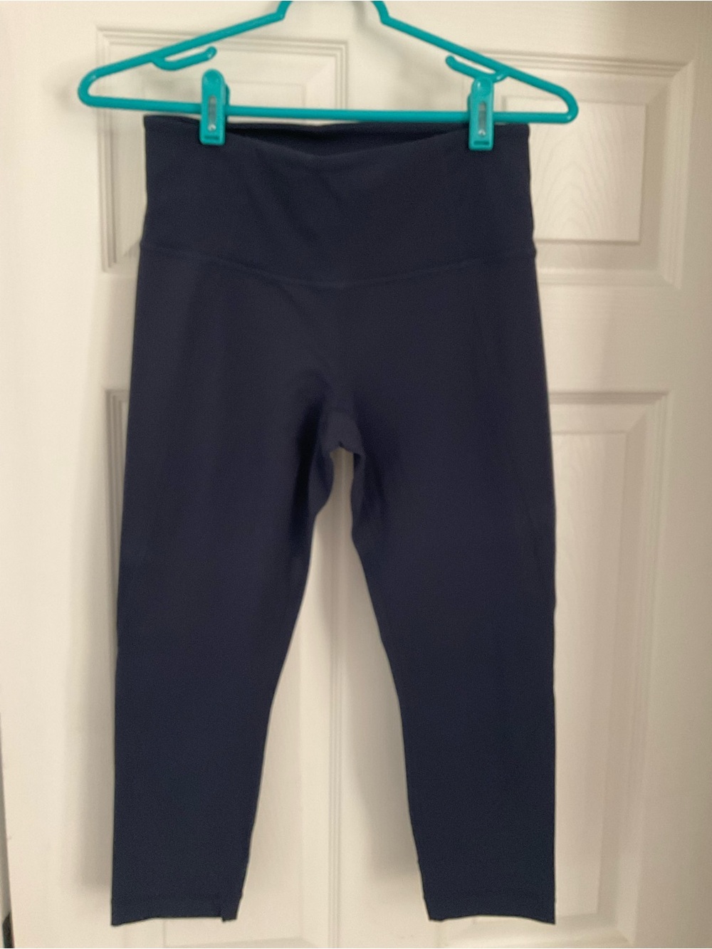Athleta Navy Cropped Leggings